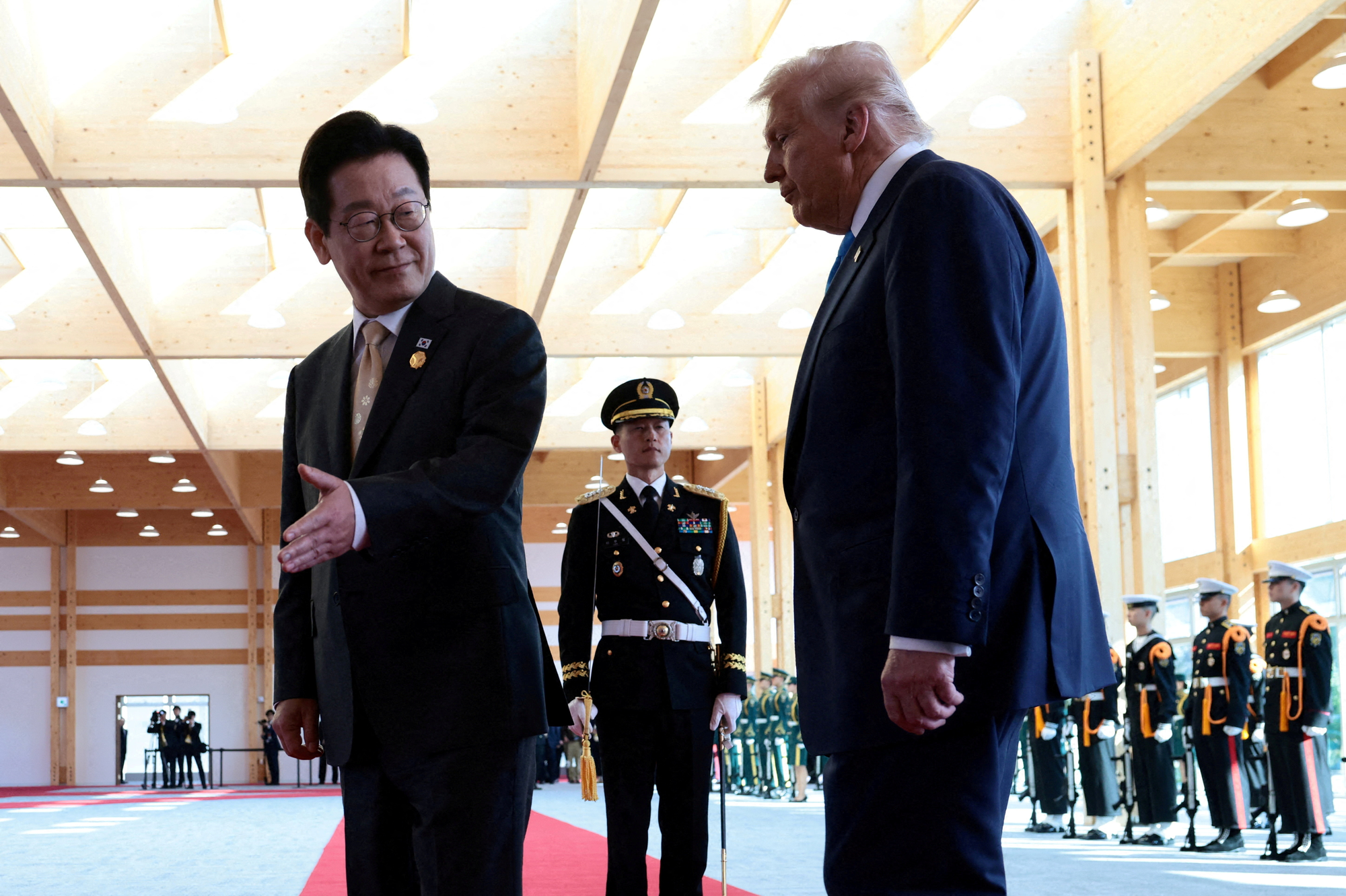 US-Korea $200B Investment Stalemate Threatens 15% Tariff Deal | Seller Risk Alert