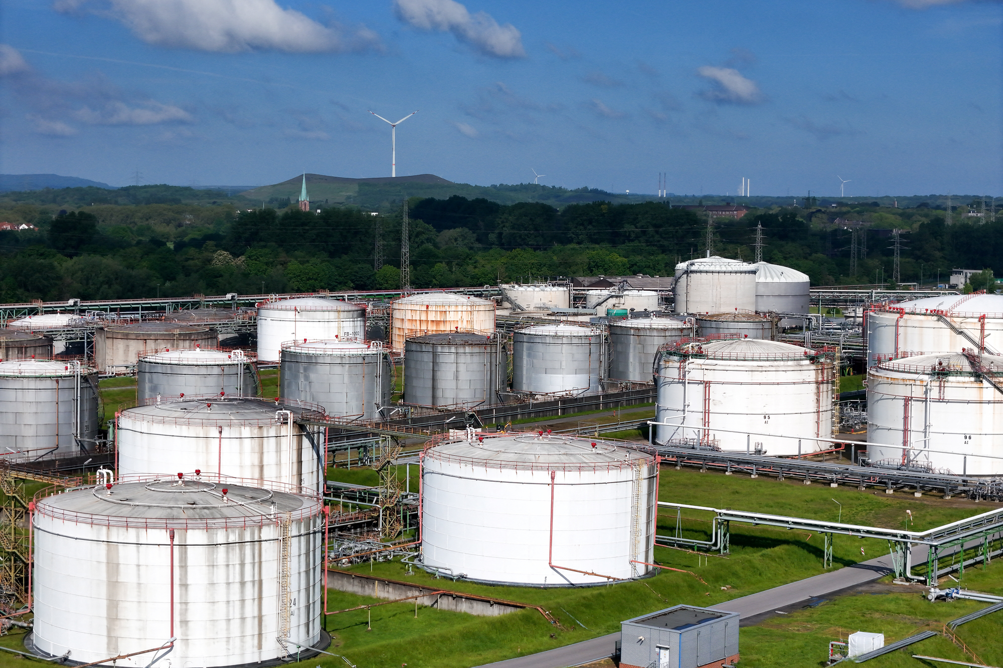 Diesel Shortage Through 2027 | E-Commerce Sellers Face 5-15% Logistics Cost Surge
